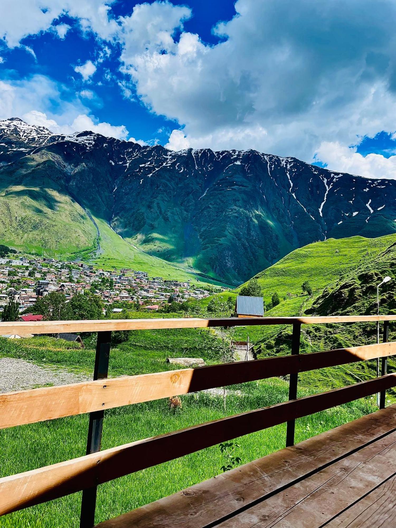 Little Wood House Gergeti Villa Kazbegi Exteriör bild